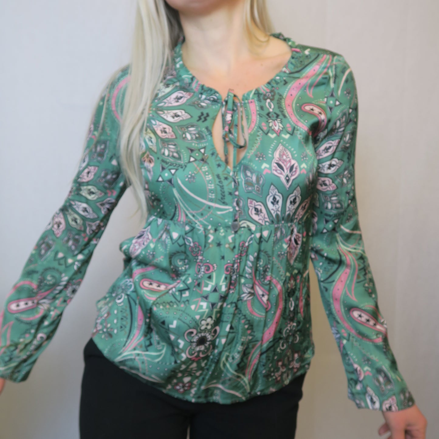 Odd Molly grön blus m knyt (S)