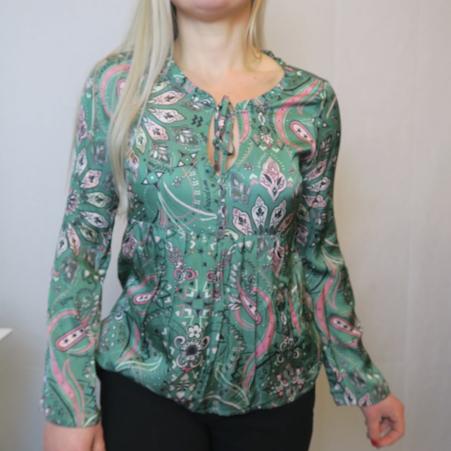 Odd Molly grön blus m knyt (S)
