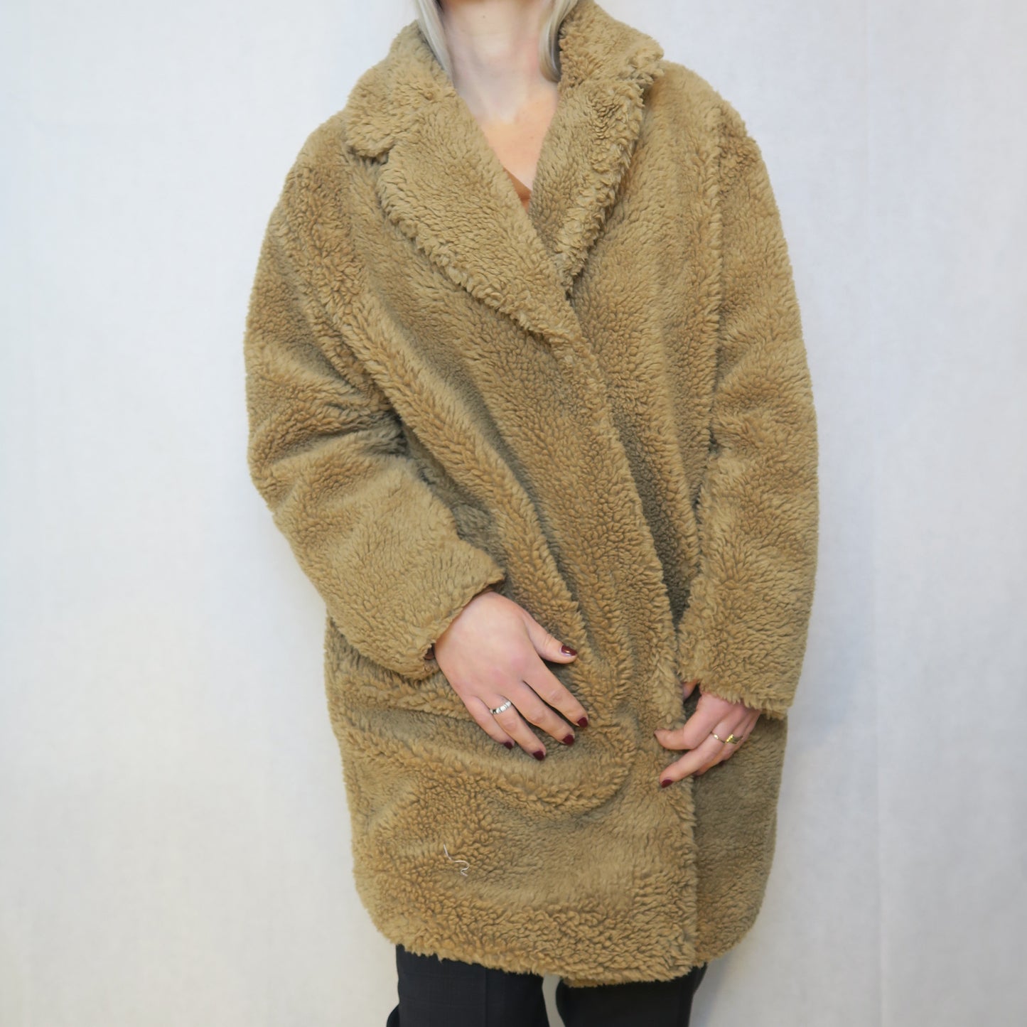 Teddykappa i beige/brun H&M (M)