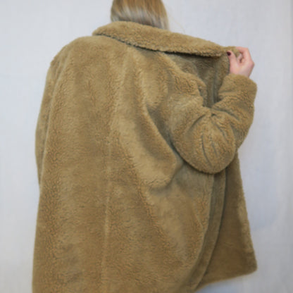 Teddykappa i beige/brun H&M (M)