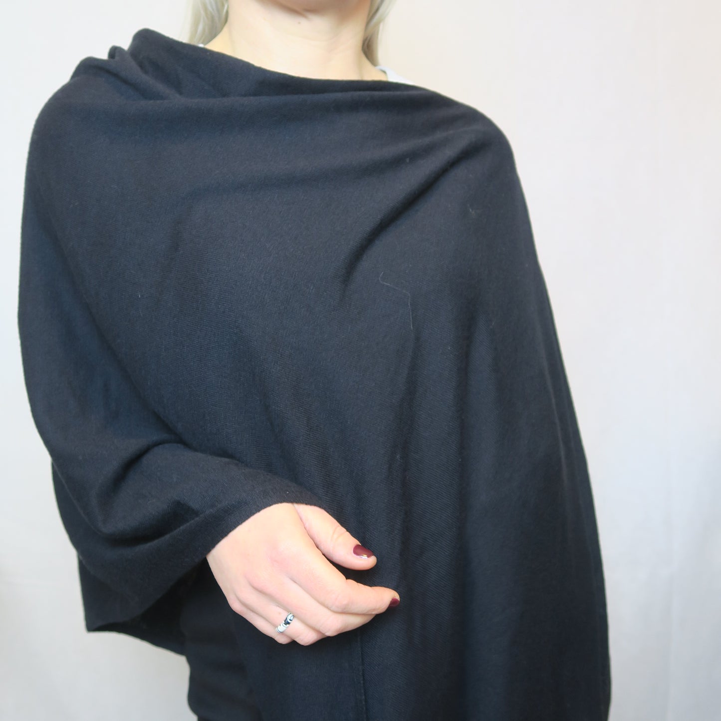 Svart poncho kappahl (ONESIZE)